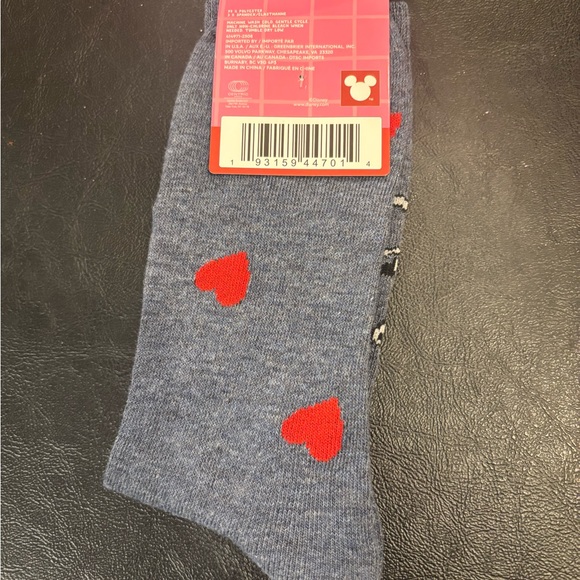 Disneys Mickey Mouse Valentines Day Crew Socks Shoe Size 6-12 - Picture 4 of 4